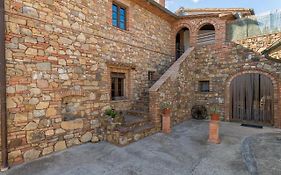 Casa Vecchia Rooms And Parking